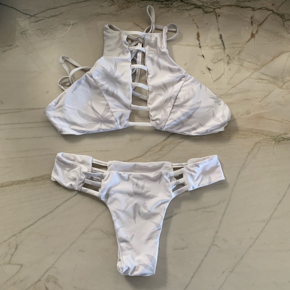 Zaful Silver & White Palm Bikini Set